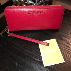 NWT Michael Kors continental wallet
